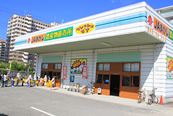フレッシュ・モア 大久保駅前店の写真