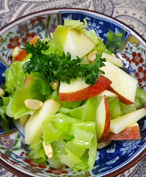 キャベツリンゴの檸檬サラダの写真