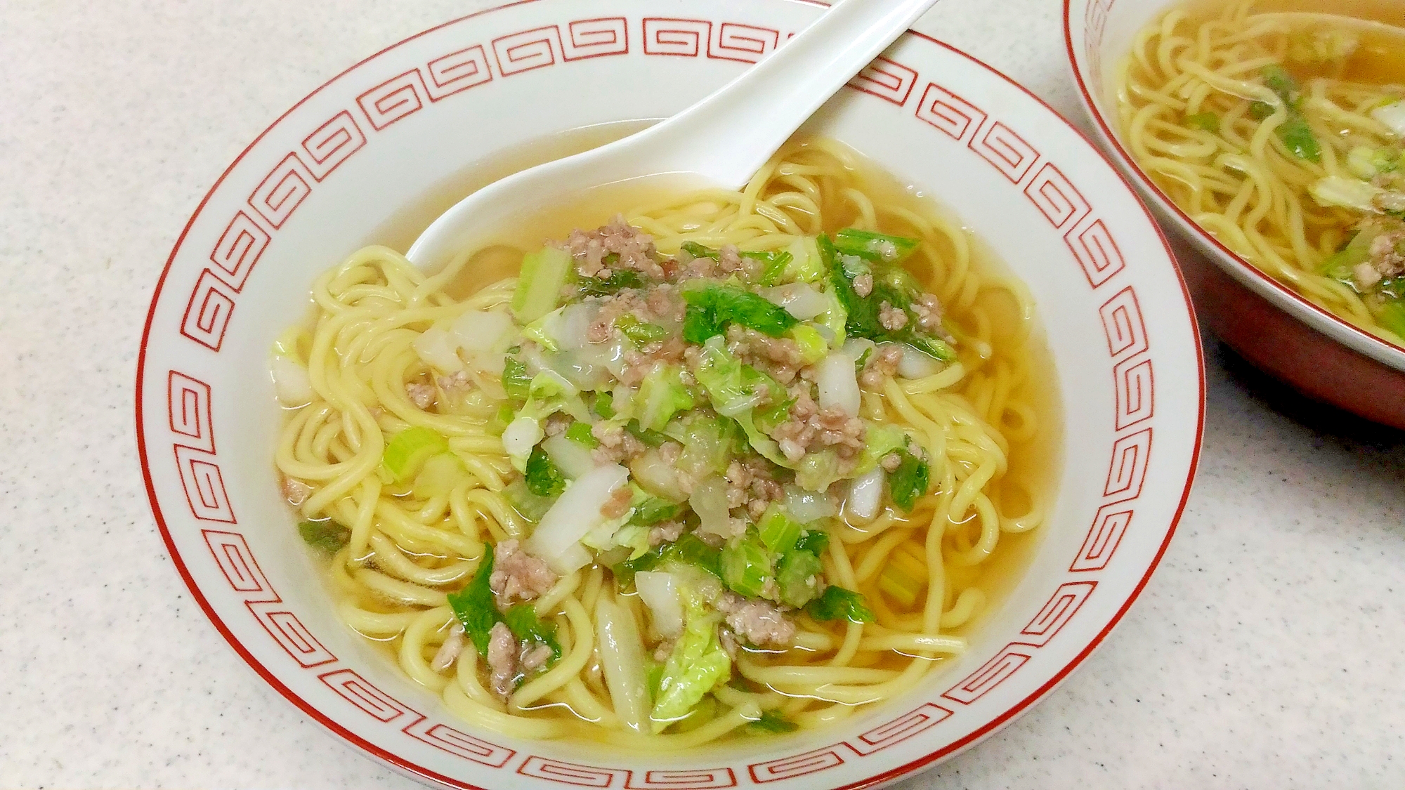 セロリと豚挽き肉のあんかけラーメンの写真