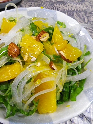 八朔レタス玉ねぎサラダの写真