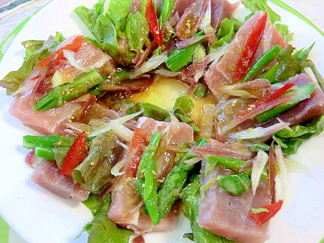 マグロの夏野菜乗せカルパッチョの写真
