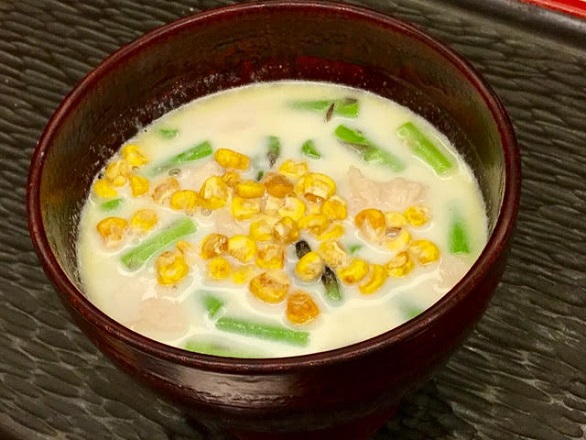 アスパラガスの冷製ミルクスープ