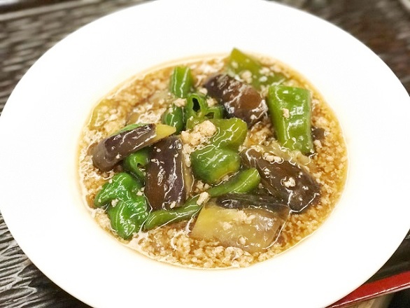 賀茂なすと万願寺甘とうのうま煮の写真