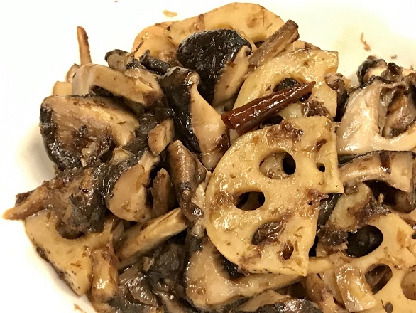 レンコンと菌床シイタケのきんぴら