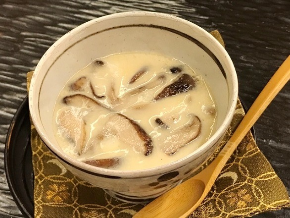 シイタケのうま味たっぷり茶碗蒸し