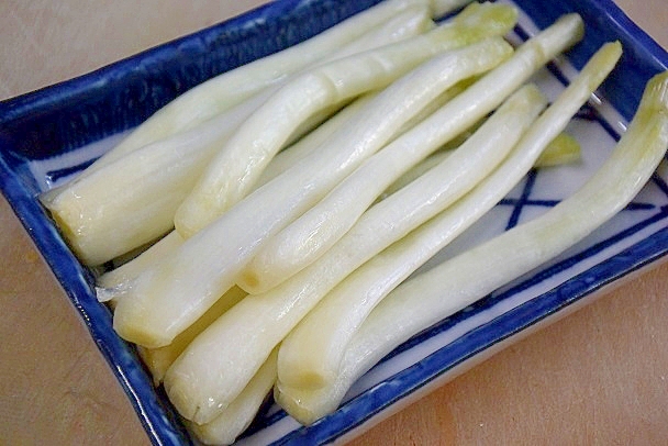 「島らっきょう塩漬け」＆「薬味醤油」の写真